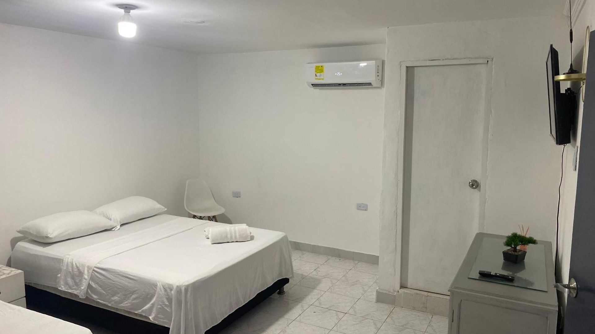 Habitación en casa particular Habitación Independiente Cerca Al Aeropuerto 1