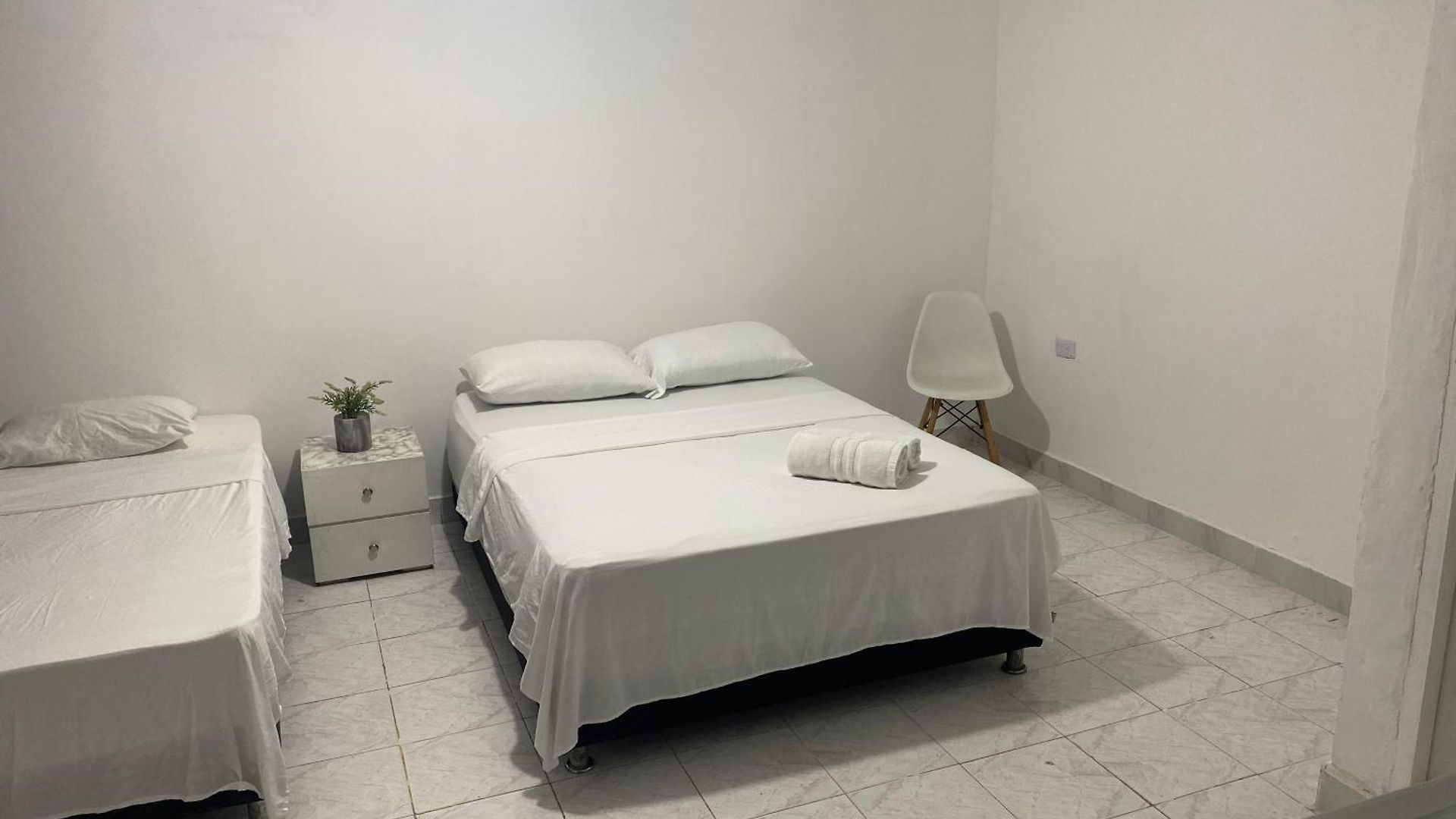 Habitación en casa particular Habitación Independiente Cerca Al Aeropuerto 1 *