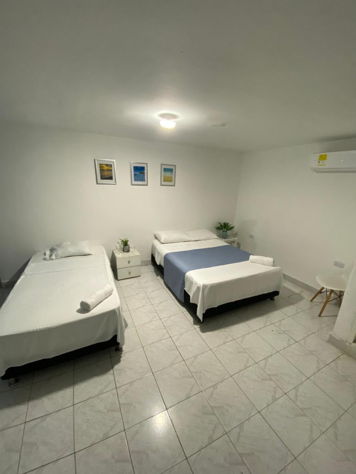 Habitación Independiente Cerca Al Aeropuerto 1 Habitación en casa particular